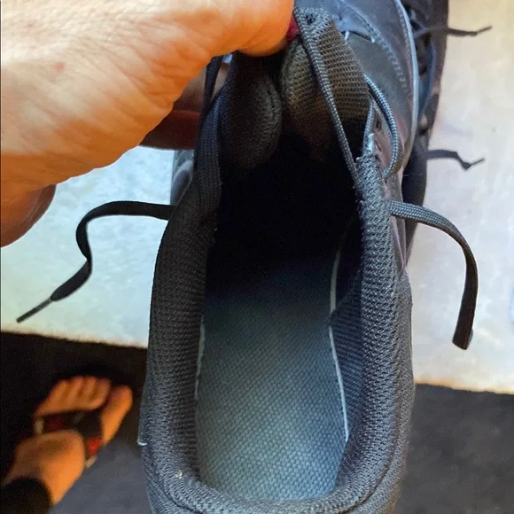 Nike Black leather Sneakers with Sleek Design like new great condition - Picture 11 of 14